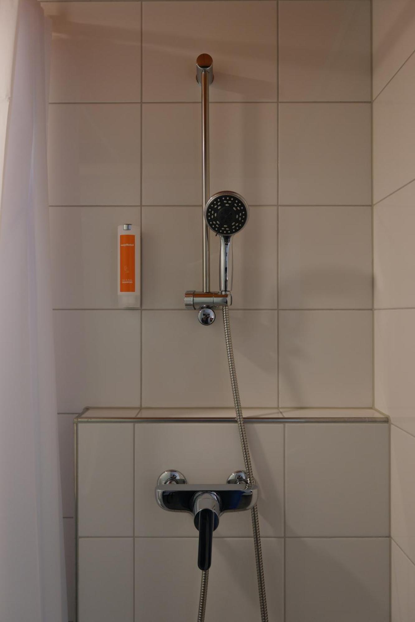 Easyhotel Zuerich Main Station الغرفة الصورة